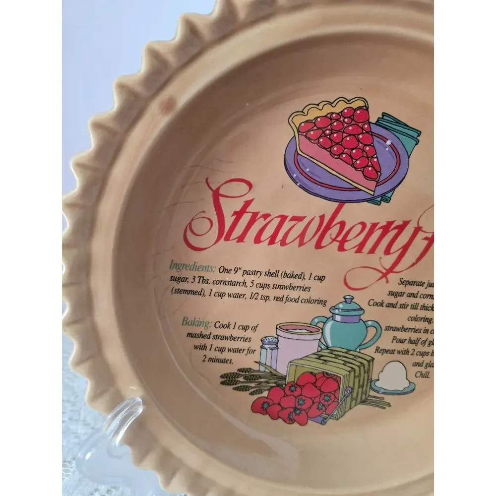 Vintage Strawberry Pie Dish UNIVERSAL TRUMPS CORP. Made In Taiwan